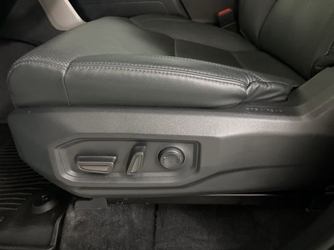Used 2025 Toyota Tundra SR5 w/ SR5 Premium Package AWD/4WD image 56