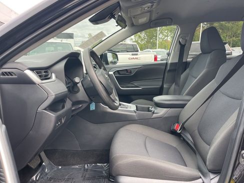 Used 2025 Toyota RAV4 LE image 8