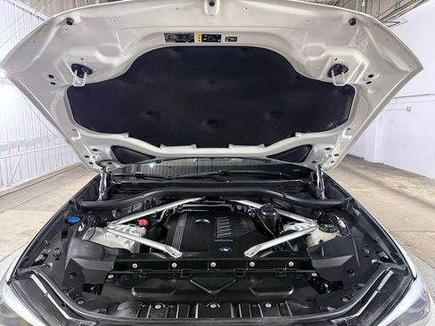 Used 2023 BMW X6 xDrive40i w/ M Sport Package AWD/4WD image 54