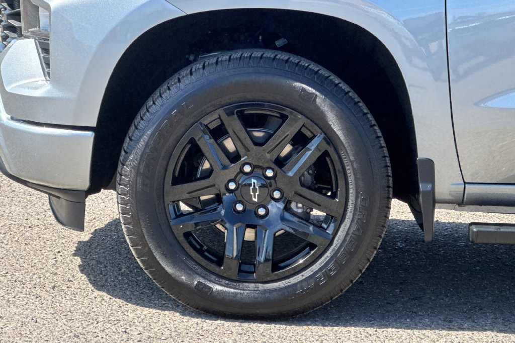 Used 2025 Chevrolet Silverado 1500 Custom RWD image 31