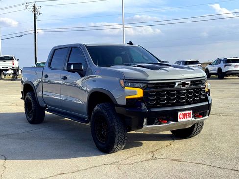 Used 2024 Chevrolet Silverado 1500 ZR2 w/ Technology Package image 4