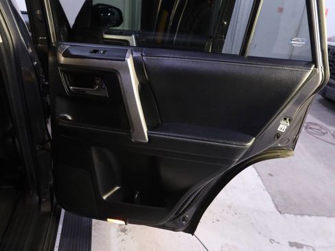 Used 2020 Toyota 4Runner SR5 Premium image 32