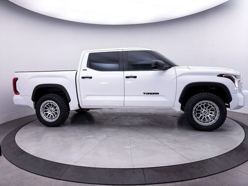 Used 2025 Toyota Tundra SR5 AWD/4WD image 38
