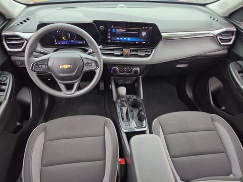 Used 2025 Chevrolet TrailBlazer LT AWD/4WD image 13