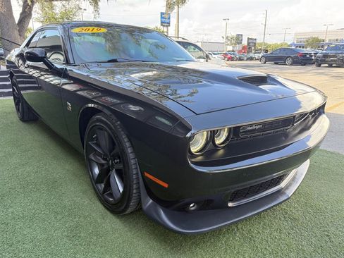 Used 2019 Dodge Challenger R/T Scat Pack RWD image 3