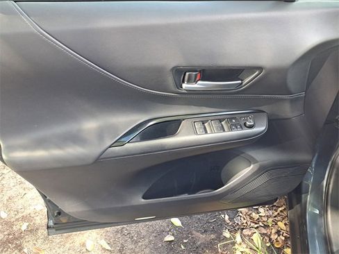 Used 2024 Toyota Venza LE image 13