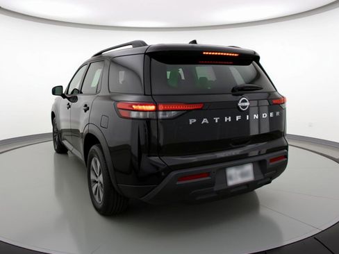 Used 2025 Nissan Pathfinder SV FWD image 6