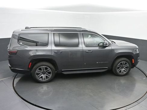 Used 2025 Jeep Wagoneer 4WD image 42