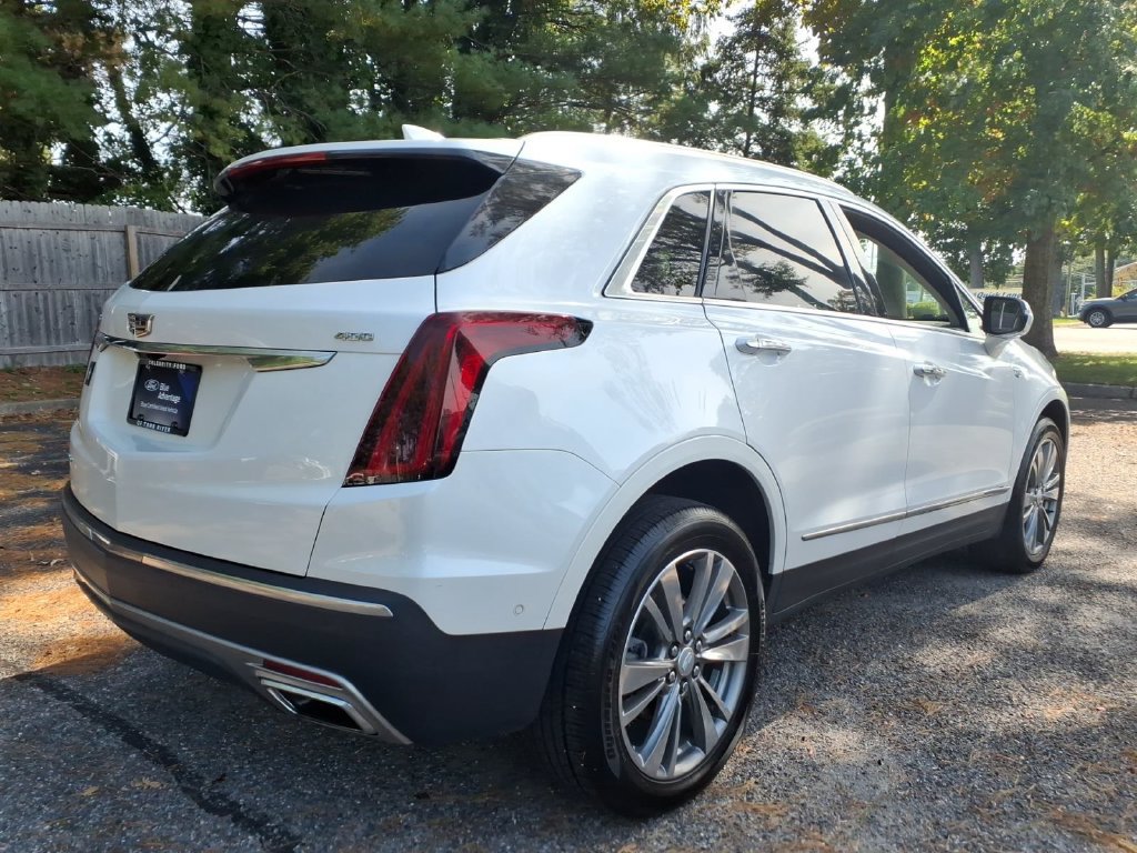 Used 2021 Cadillac XT5 Premium Luxury AWD/4WD image 2