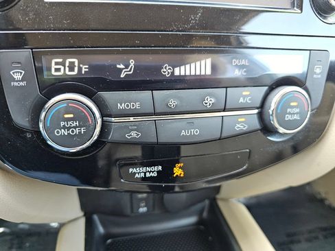 Used 2016 Nissan Rogue FWD image 31