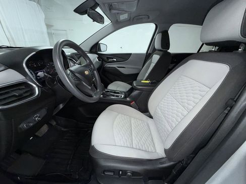 Used 2019 Chevrolet Equinox LS w/ LS Convenience Package AWD/4WD image 3