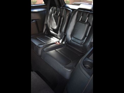 Used 2019 Ford Explorer XLT w/ Equipment Group 202A FWD image 26
