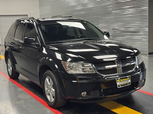 Used 2010 Dodge Journey SXT w/ Flexible Seating Group image 8