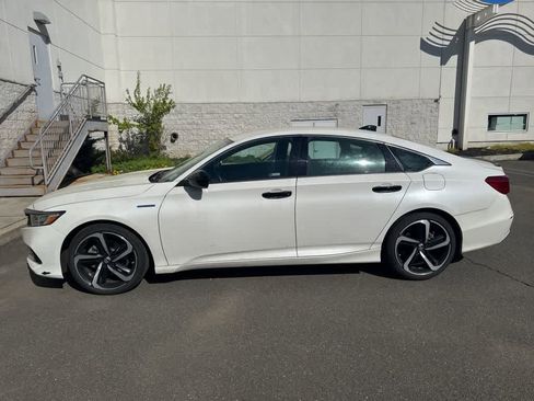Used 2022 Honda Accord Sport image 2