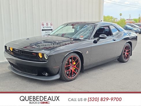 Used 2016 Dodge Challenger R/T Scat Pack w/ Leather Interior Group RWD image 3