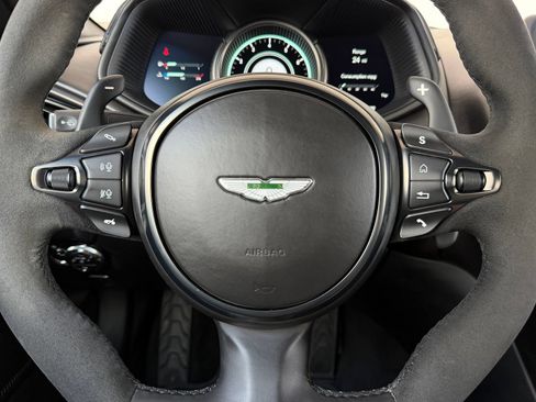 Used 2019 Aston Martin DB11 AMR RWD image 14