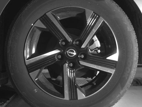 Used 2025 Nissan Sentra SV image 14