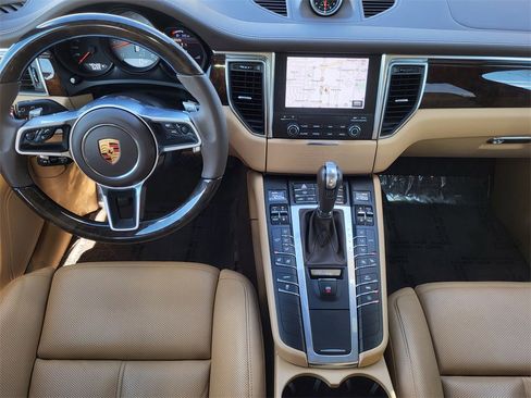 Used 2018 Porsche Macan S image 29
