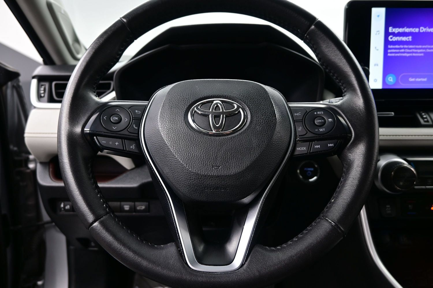 Used 2023 Toyota RAV4 Limited AWD/4WD image 24