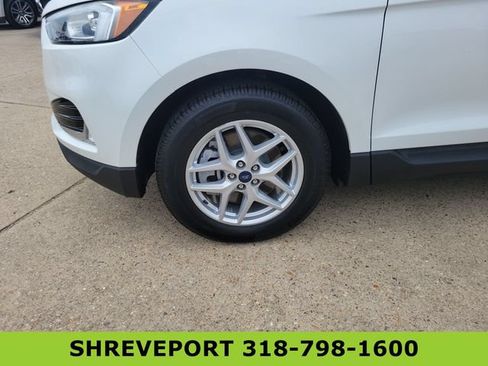 Used 2021 Ford Edge SEL w/ Convenience Package FWD image 4