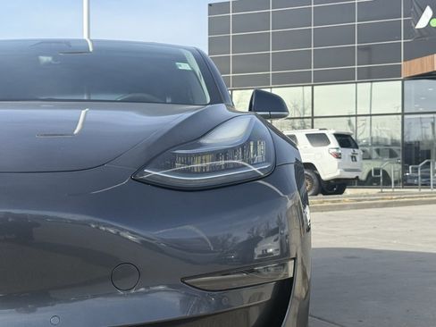 Used 2018 Tesla Model 3 Long Range image 28