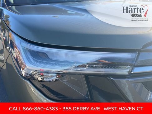 Used 2025 Subaru Forester Limited AWD/4WD image 42