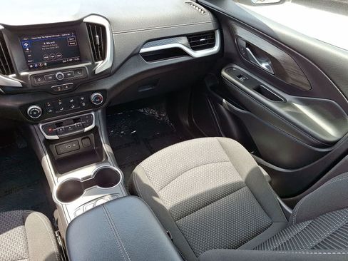 Used 2024 GMC Terrain SLE AWD/4WD image 12