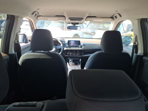 Certified 2023 Nissan Rogue SV image 9