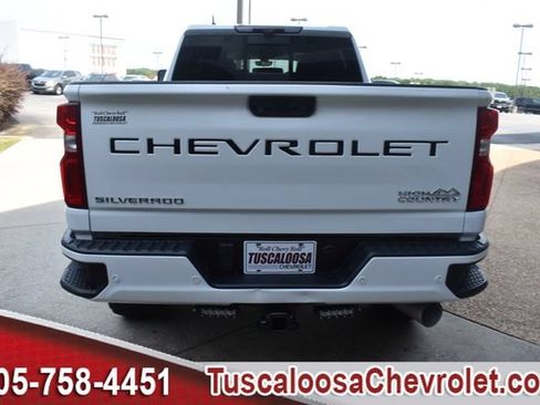 Used 2021 Chevrolet Silverado 2500 High Country w/ Z71 Off-Road Package AWD/4WD image 9