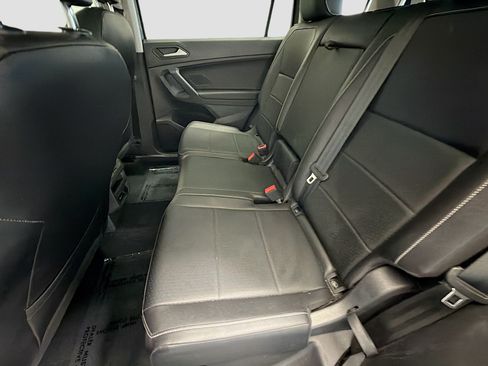 Used 2021 Volkswagen Tiguan SE FWD image 13