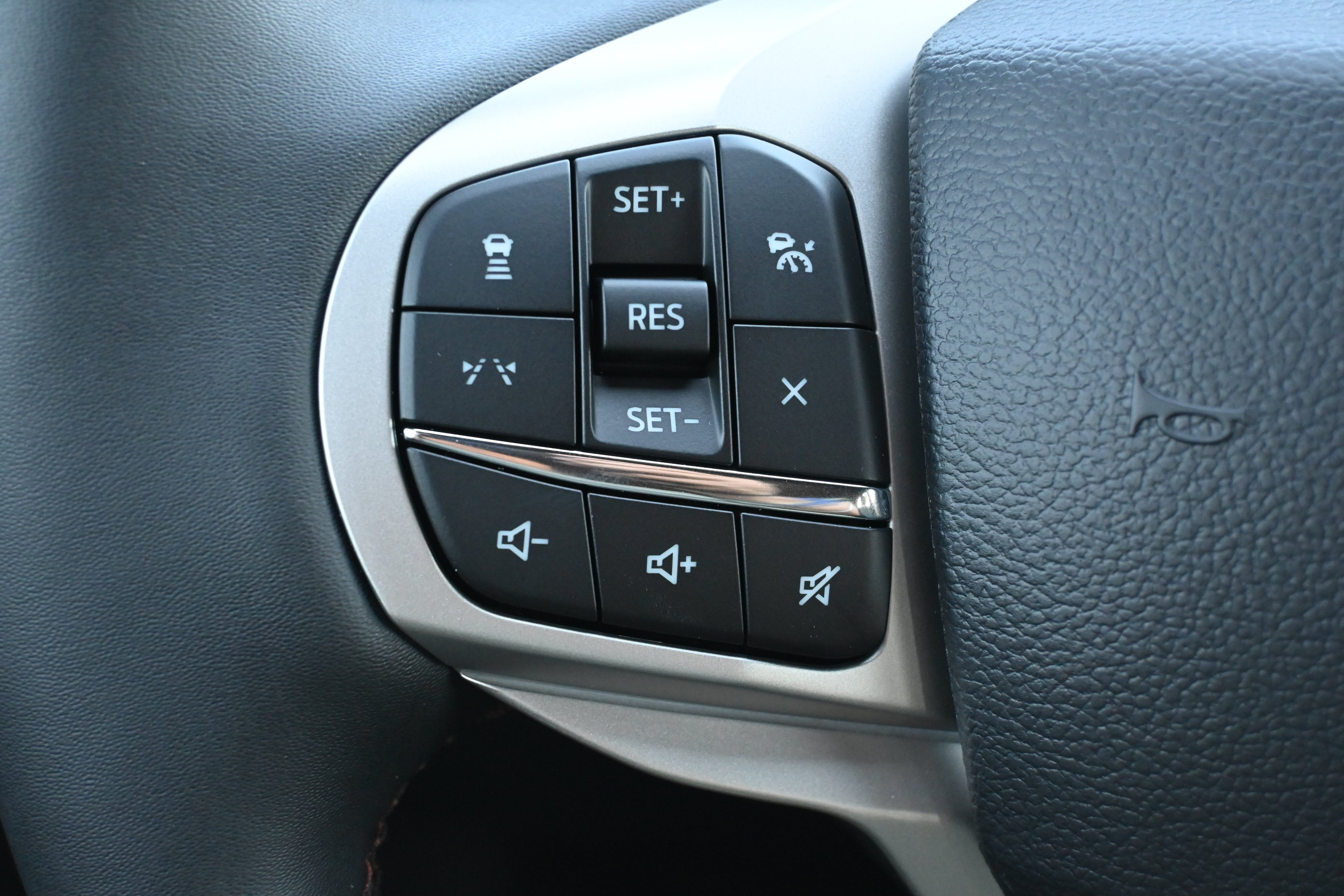 New 2027 Ford Explorer Active w/ Active Comfort Package RWD image 14