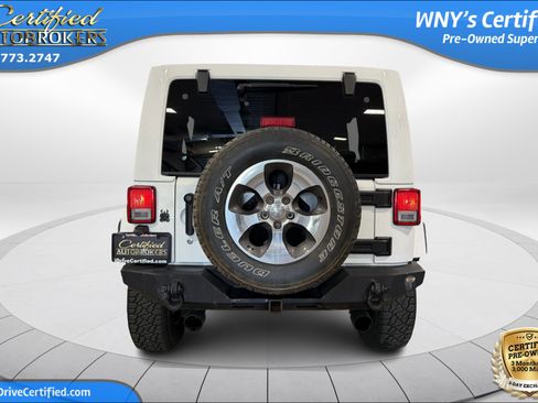 Used 2017 Jeep Wrangler Unlimited Sahara w/ Max Tow Package AWD/4WD image 8