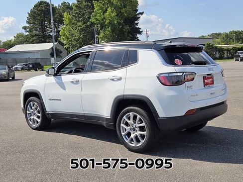 Used 2025 Jeep Compass Limited AWD/4WD image 3