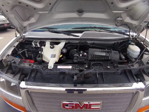 Used 2010 GMC Savana 1500 w/ Preferred Equipment Group image 46