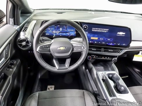 New 2026 Chevrolet Equinox EV LT image 11