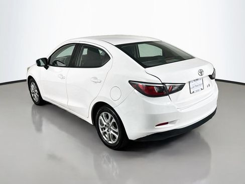 Used 2017 Toyota Yaris iA FWD image 3