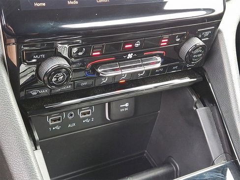 Used 2023 Jeep Grand Cherokee L Limited image 20