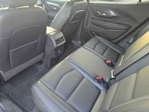 Used 2023 GMC Terrain SLT w/ Infotainment Package II image 12
