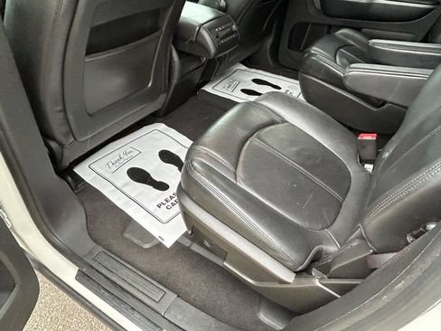 Used 2012 GMC Acadia SLT AWD/4WD image 9