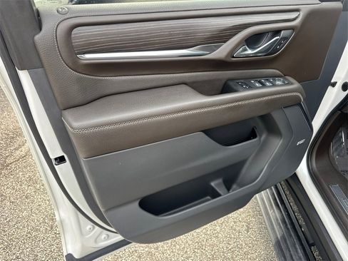 Used 2021 GMC Yukon Denali w/ LPO, Illumination Package image 10