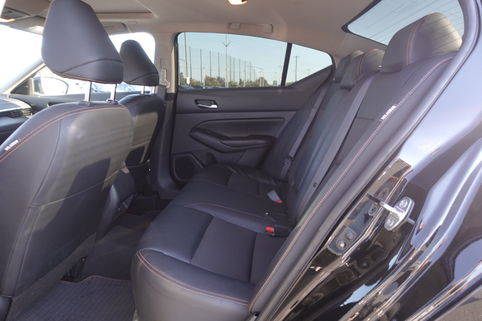 Used 2022 Nissan Altima 2.0 SR FWD image 12