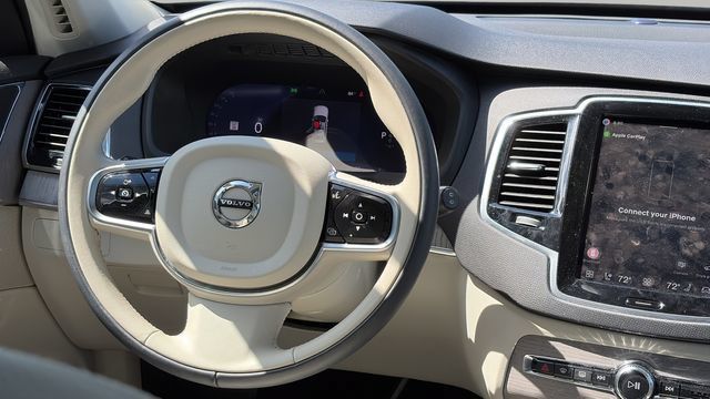 Used 2025 Volvo XC90 T8 Plus AWD/4WD image 15