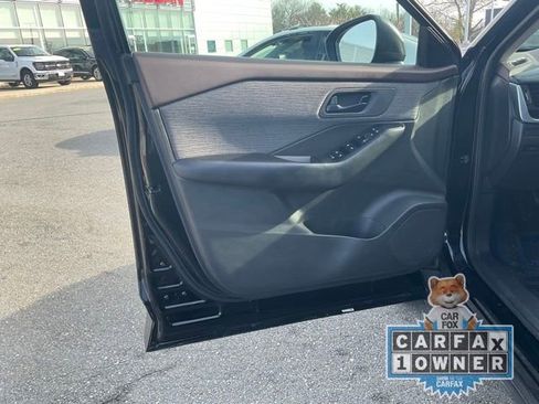 Used 2023 Nissan Rogue S AWD/4WD image 10