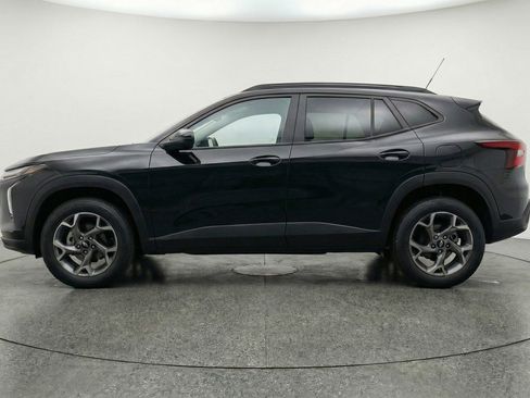 Used 2025 Chevrolet Trax LT image 5