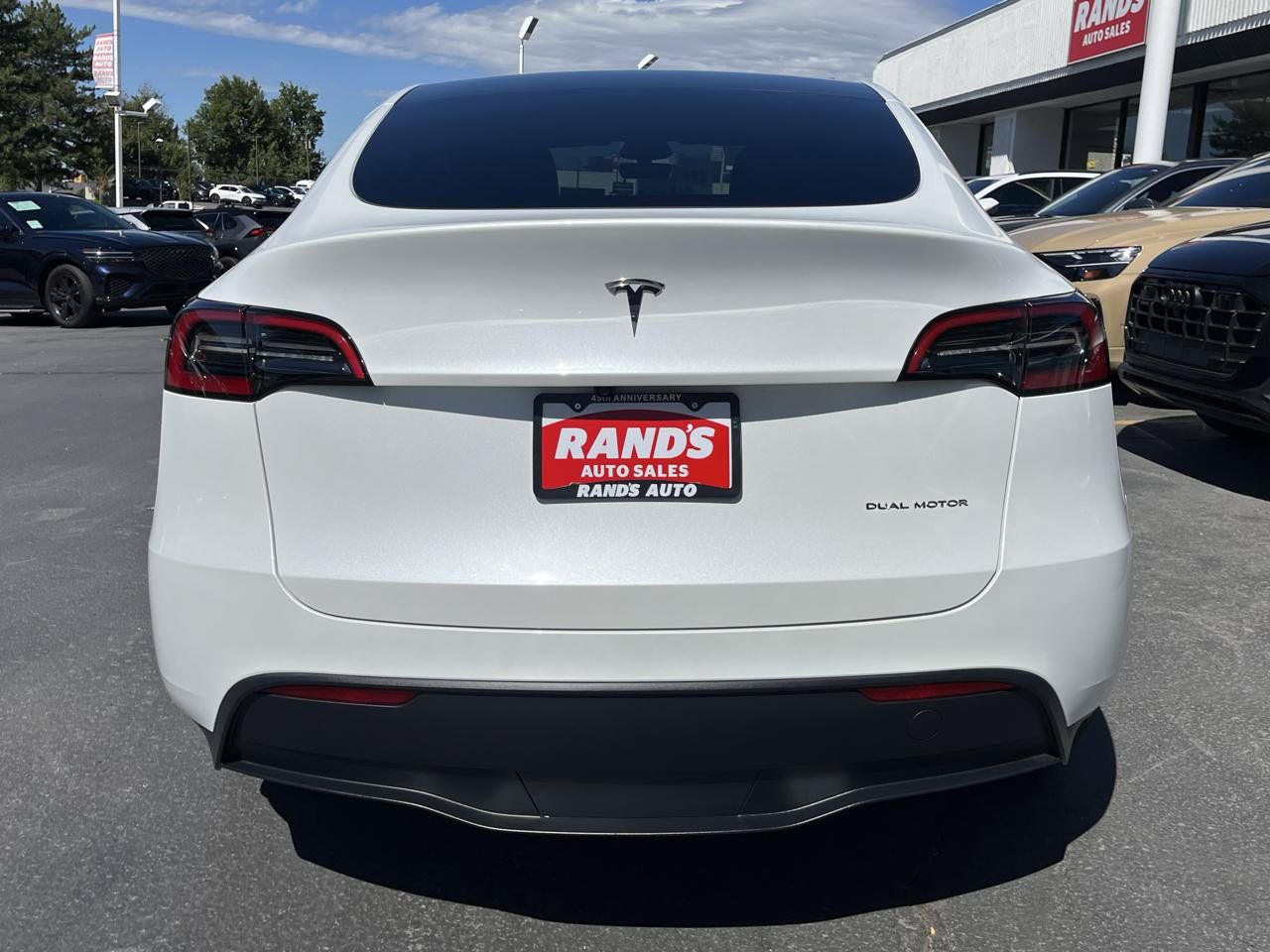 Used 2025 Tesla Model Y Long Range AWD/4WD image 8