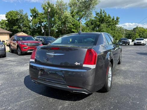 Used 2016 Chrysler 300 C RWD image 6
