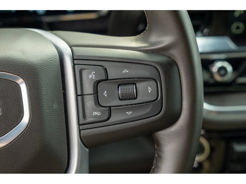 Used 2025 GMC Sierra 1500 SLT AWD/4WD image 19