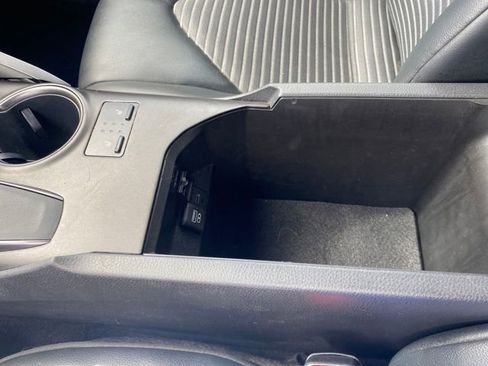 Used 2023 Toyota Camry SE image 13