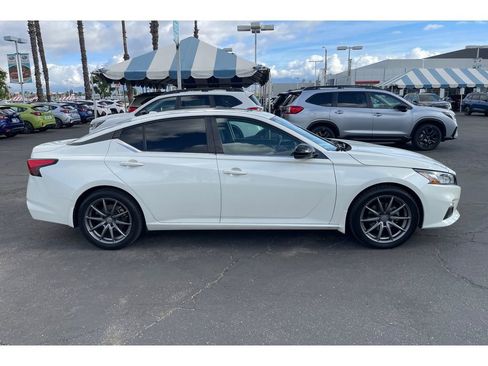 Used 2019 Nissan Altima 2.5 SR w/ SR Premium Package FWD image 7