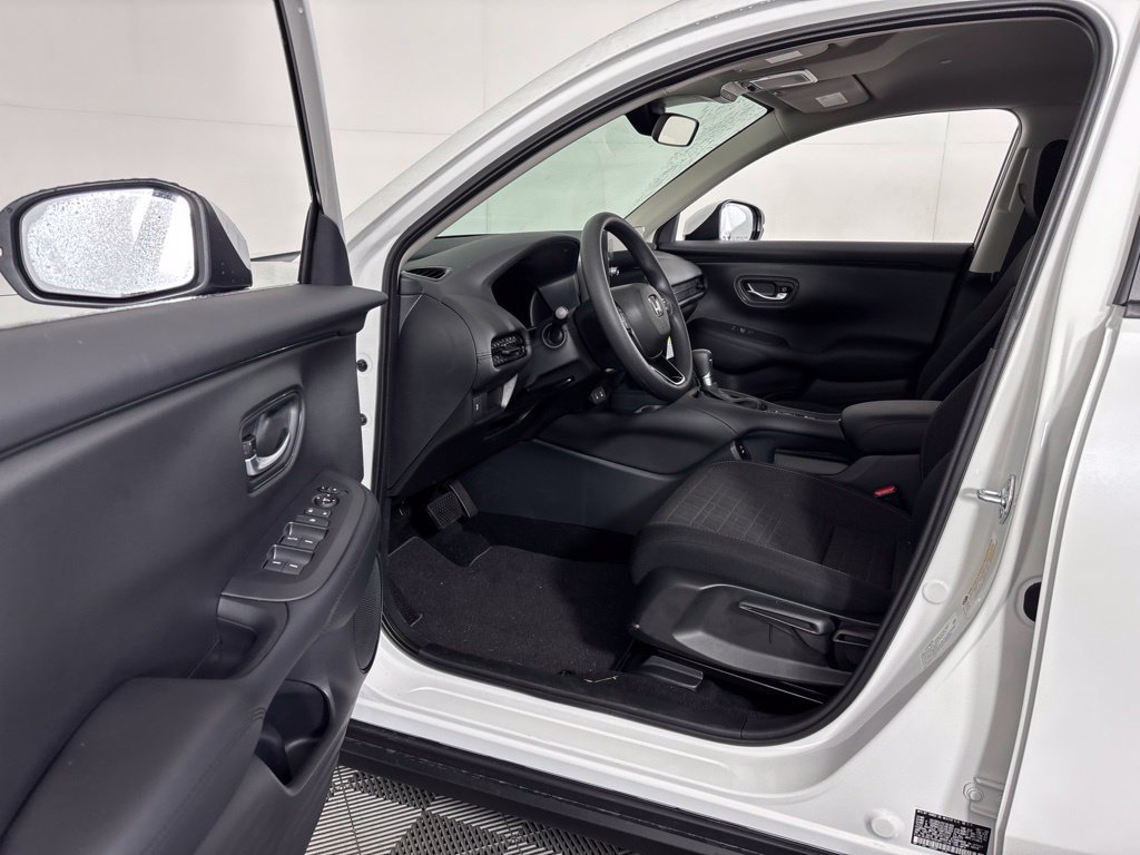 Used 2027 Honda HR-V LX image 25